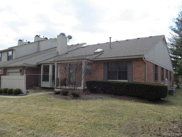 7033 NOTTINGHAM WEST BLOOMFIELD