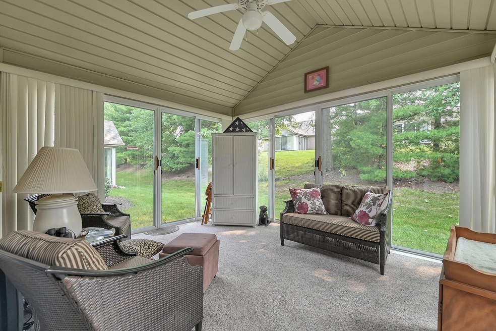 Sunroom: 4050 Chennin Dr