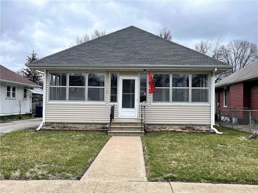 2548 E Grand Ave, Des Moines, IA 50317 - photo 1