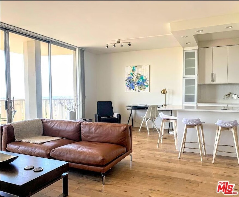 4411 Los Feliz Blvd unit 1105, Los Angeles, CA 90027 - photo 1