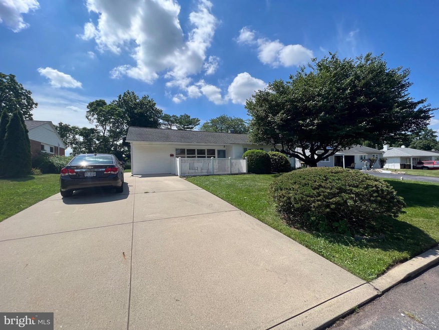 3152 Sycamore Ln, Norristown, PA 19401 - photo 1