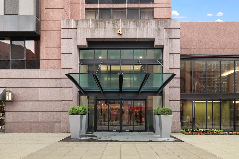 The Seasons Condominium unit 416, White Plains, NY 10606 - photo 1