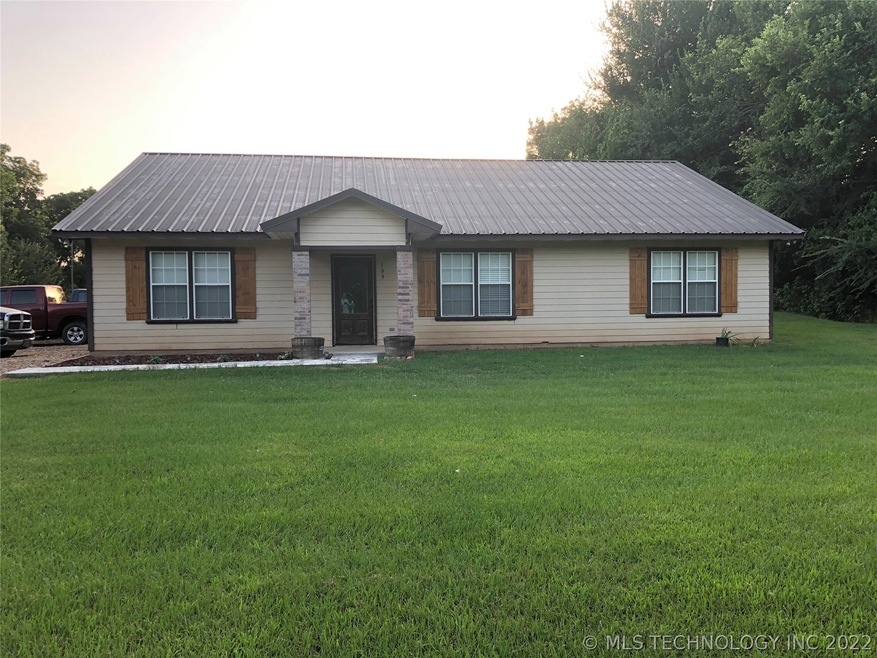 109 Third St, Hendrix, OK 74741 - photo 1