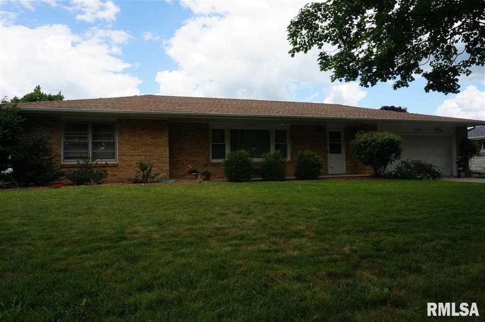 200 Regent St, Lincoln, IL 62656 - photo 1