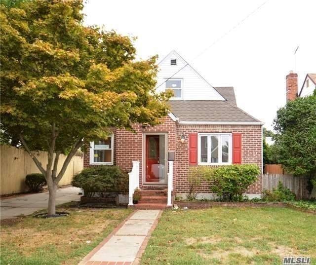 62 11th Ave, Mineola, NY 11501 - photo 1