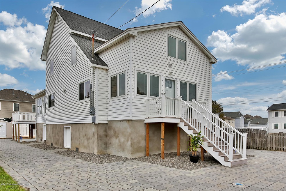 210 7th Ave Seaside Heights NJ-large-003