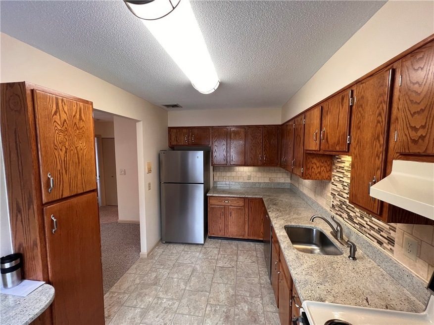 334 Chatham Cir, Warwick, RI 02886 - photo 1