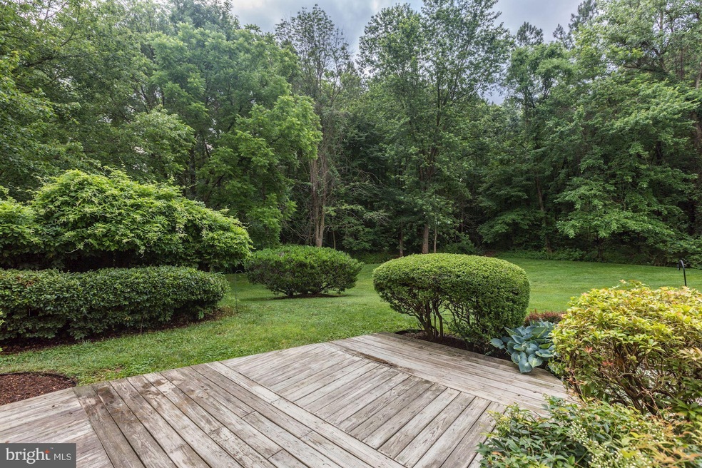 2037 Brooks Square Place, Falls Church, VA 22043 - photo 1