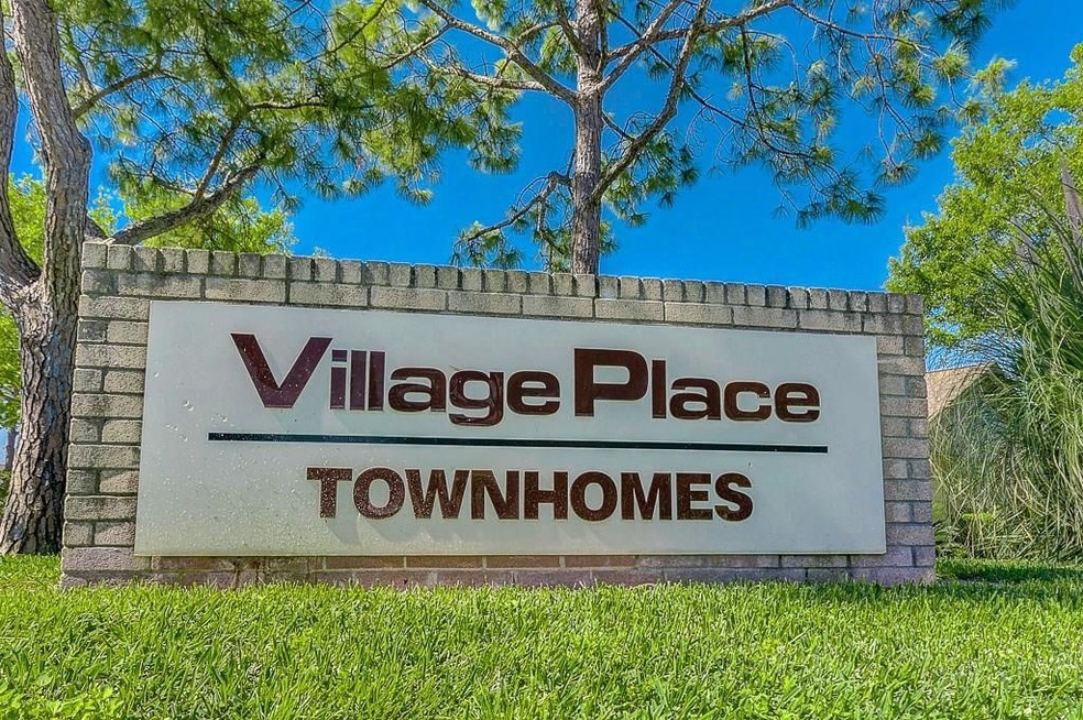 11691 Village Place Dr unit 263, Houston, TX 77077 - photo 1