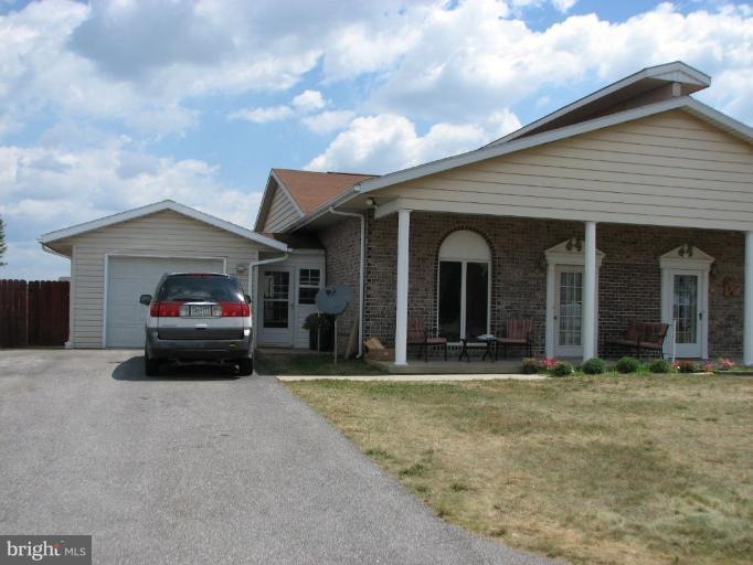 430 Martina Dr, Chambersburg, PA 17201 - photo 1