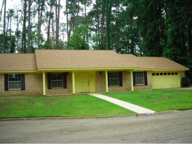 328 Karle St, Nacogdoches, TX 75965 - photo 1