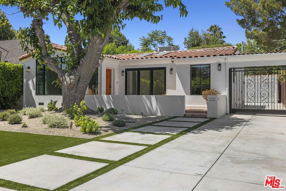 11151 Hortense St, North Hollywood, CA 91602 - photo 1