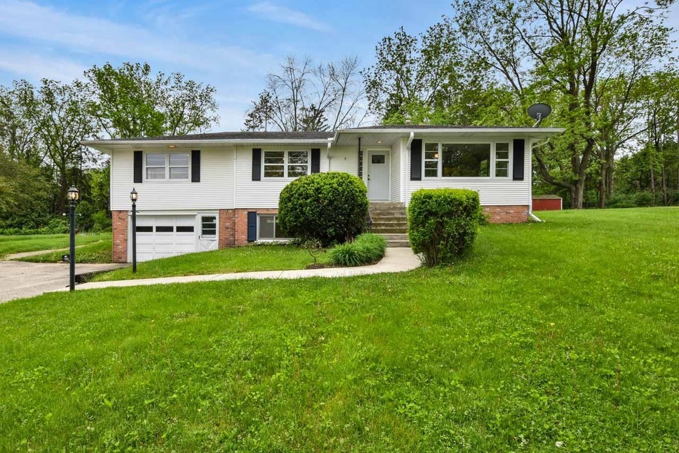 6345 Pheasant Ln, Verona, WI 53593 - photo 1