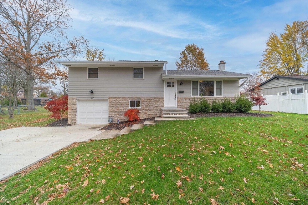 510 Hickory Dr, Marysville, OH 43040 - photo 1