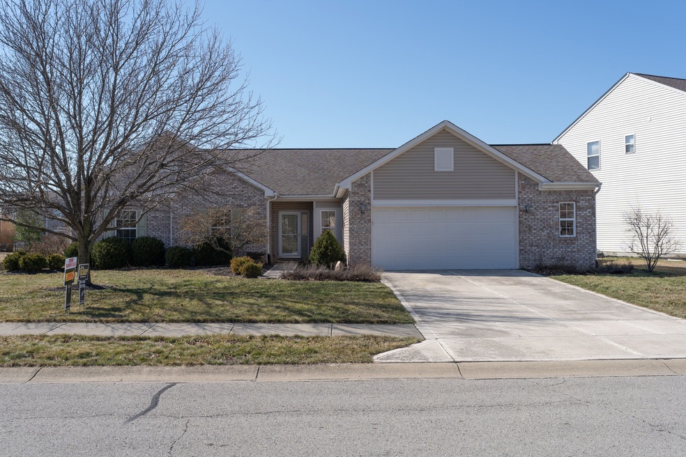 12972 Broncos Dr, Fishers, IN 46037 - photo 1
