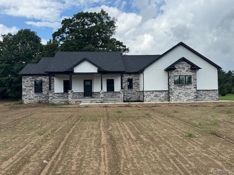 2264 Equestrian Trail Dr, Metamora, MI 48455 - photo 1