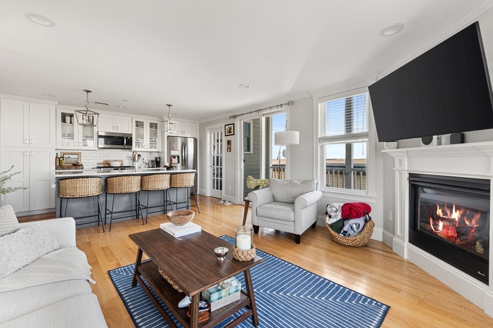 280 E Eagle St unit 4, Boston, MA 02128 - photo 1