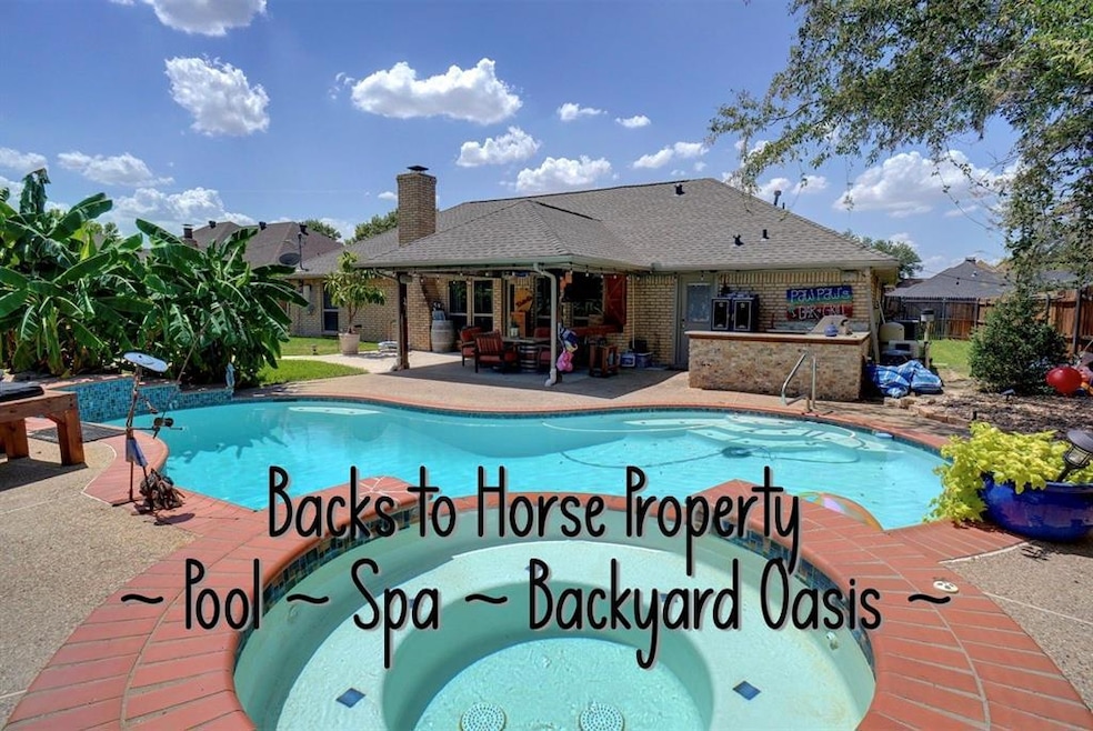 6424 Chilton Dr, North Richland Hills, TX 76182 - photo 1