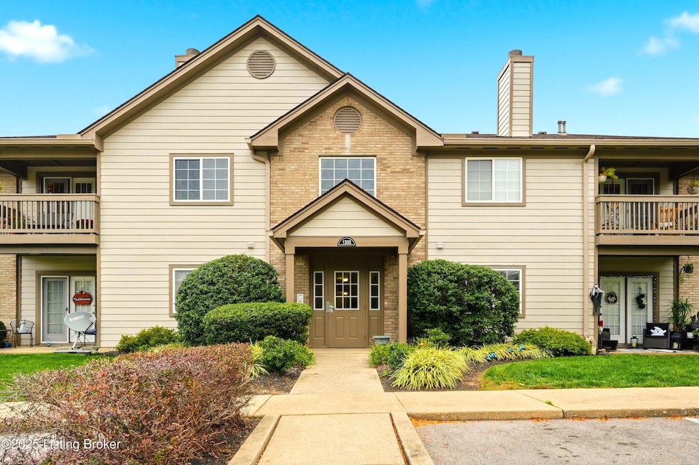 1305 Taxus Top Ln unit 201, Louisville, KY 40243 - photo 1
