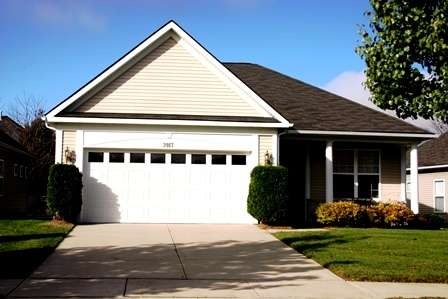 3917 Hillsdale Dr unit 223, Auburn Hills, MI 48326 - photo 1