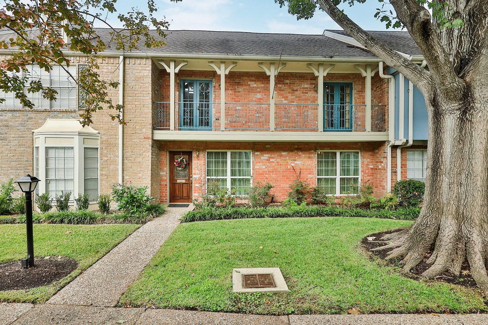 10349 Briar Forest Dr unit 55, Houston, TX 77042 - photo 1