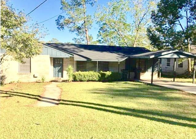 824 Daughtry Ave N, Douglas, GA 31533 - photo 1