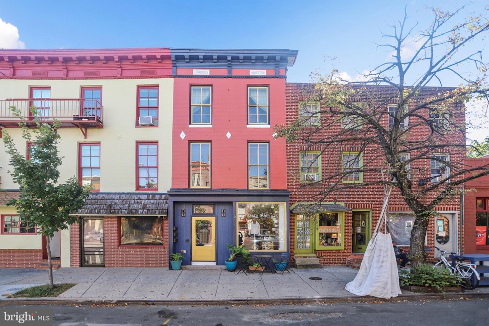 211 W Read St, Baltimore, MD 21201 - photo 1