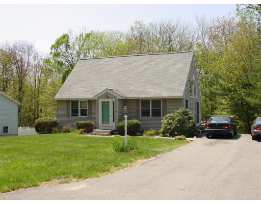 365 Baldwin Dr, Leominster, MA 01453 - photo 1