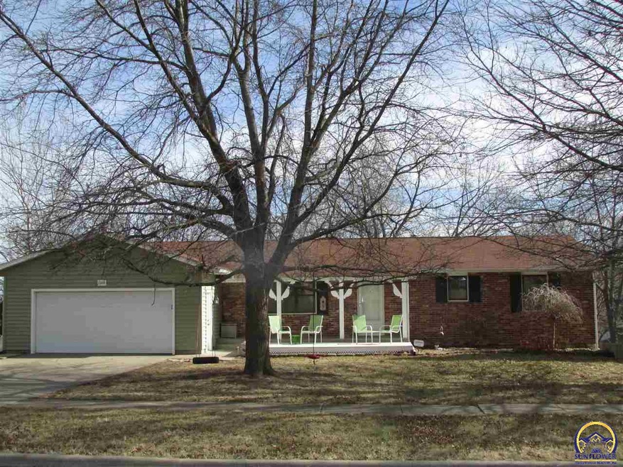 3406 SW Skyline Pkwy, Topeka, KS 66614 - photo 1
