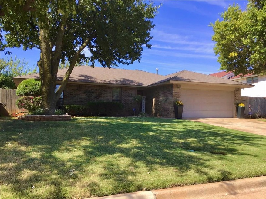 7143 N Comanche Ave, Warr Acres, OK 73132 - photo 1