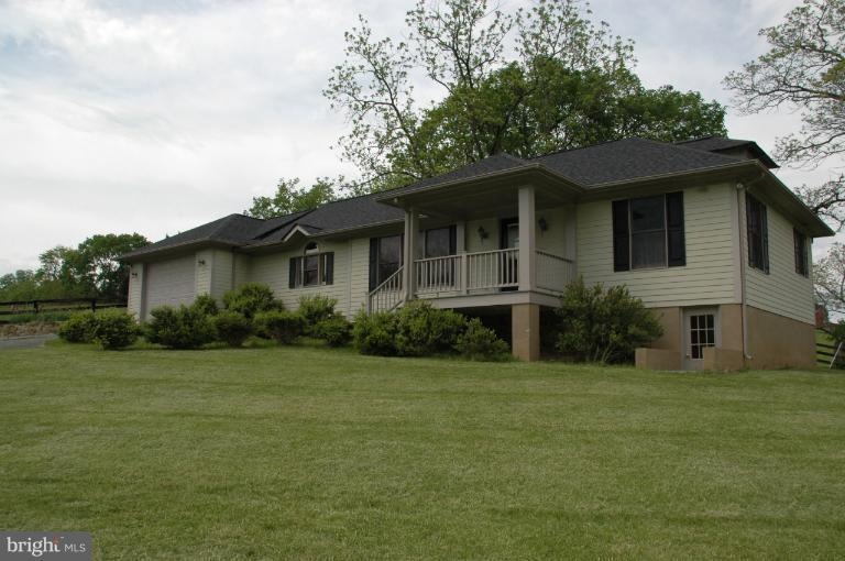 22995 Tail Race Rd, Aldie, VA 20105 - photo 1