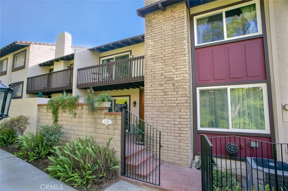 Front entry off greenbelt