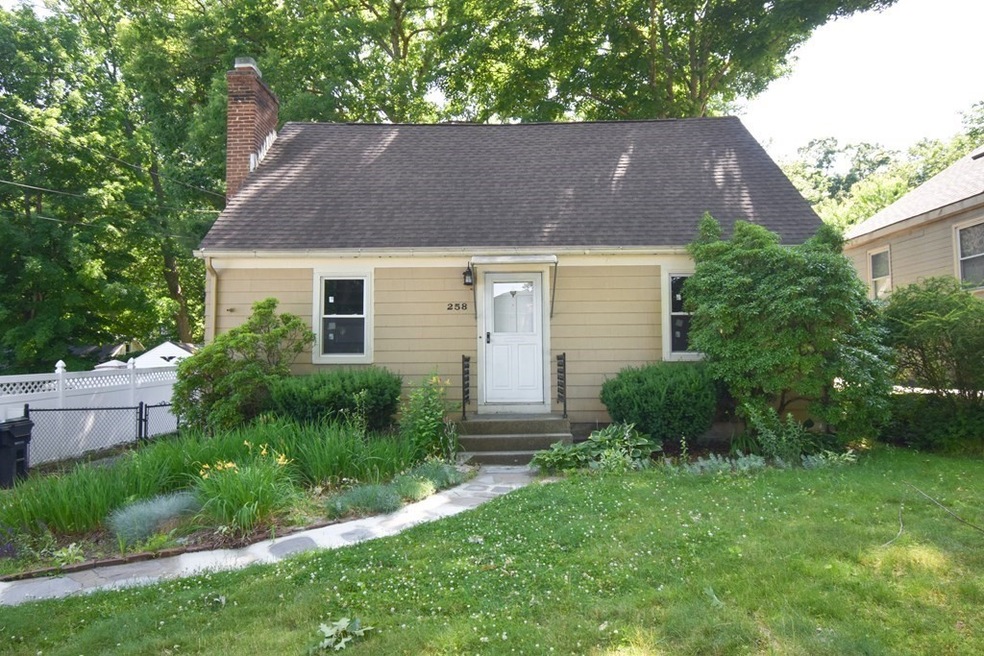 258 Shawmut St, Springfield, MA 01108 - photo 1