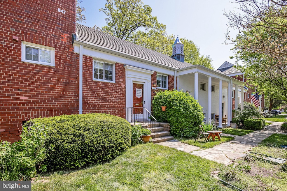 3247 Martha Custis Dr, Alexandria, VA 22302 - photo 1