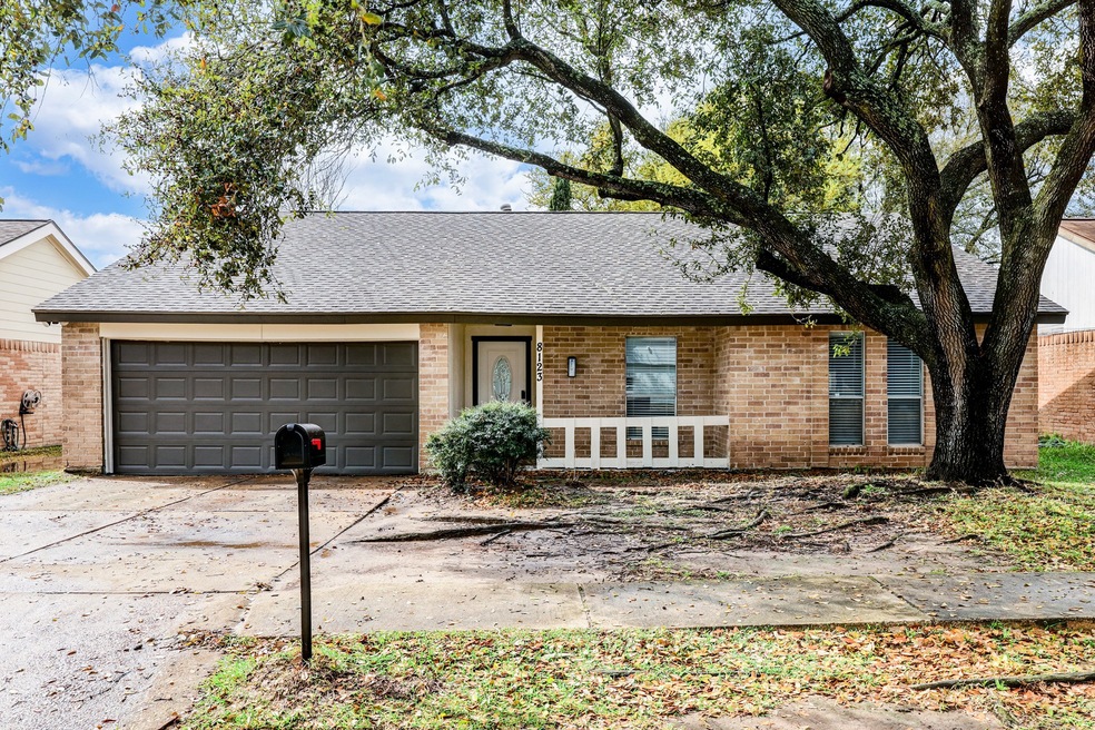 8123 Split Pine Dr, Houston, TX 77040 - photo 1