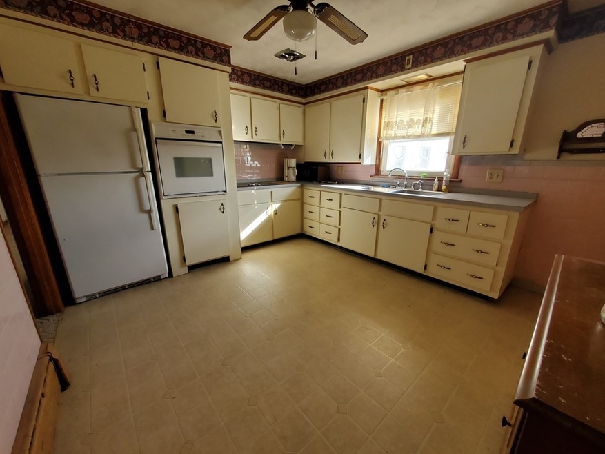 2547 S Main St unit 1N, Fall River, MA 02724 - photo 1