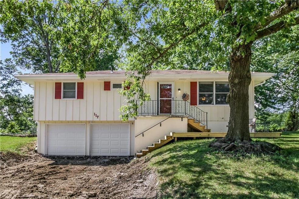 117 SW 21st St, Oak Grove, MO 64075 - photo 1