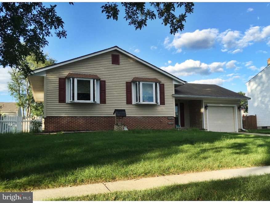 8 Spinning Wheel Ln, Clementon, NJ 08021 - photo 1