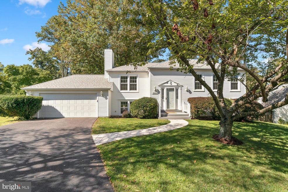 17400 Winter Laurel Dr, Olney, MD 20832 - photo 1