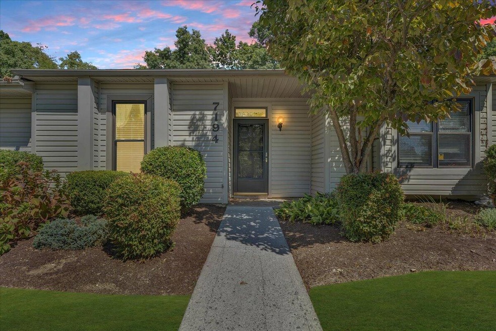 GORGEOUS TOWNHOUSE!