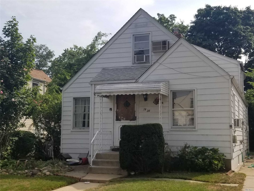 7626 266th St, New Hyde Park, NY 11040 - photo 1