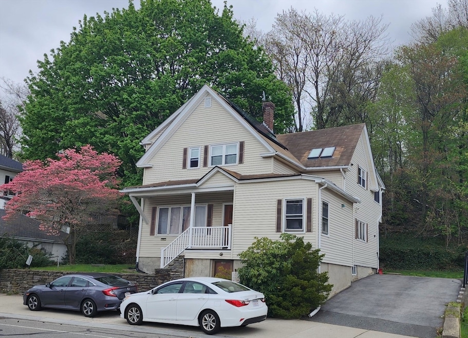 586 Franklin St unit 1, Worcester, MA 01604 - photo 1