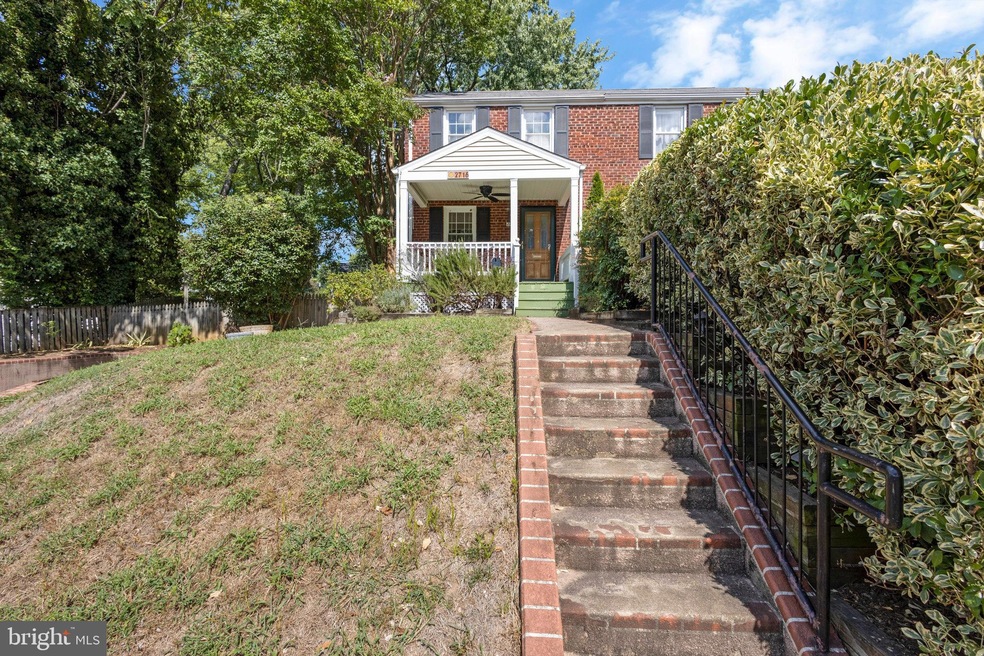 2716 Farnsworth Dr, Alexandria, VA 22303 - photo 1