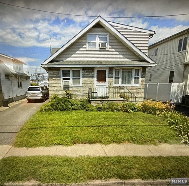 22-09 Ward St unit 2nd Fl, Fair Lawn, NJ 07410 - photo 1