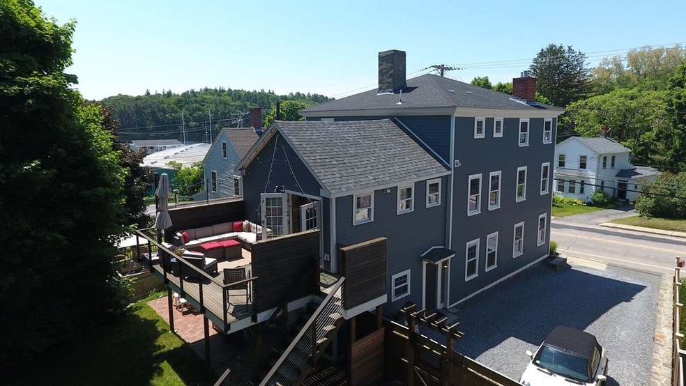 336 Main St unit 2, Amesbury, MA 01913 - photo 1