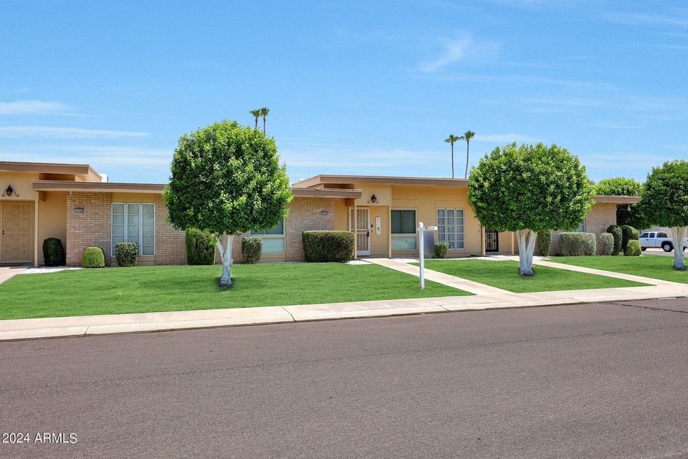 IMMACULATE 2 BEDROOM/2 BATH HOME