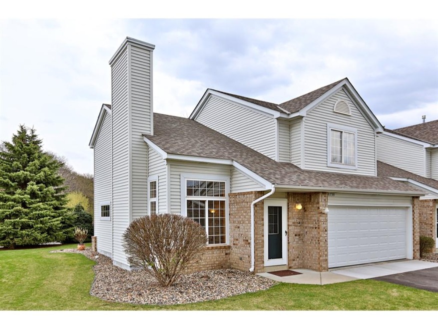 This Front to Back end unit has a great side yard 