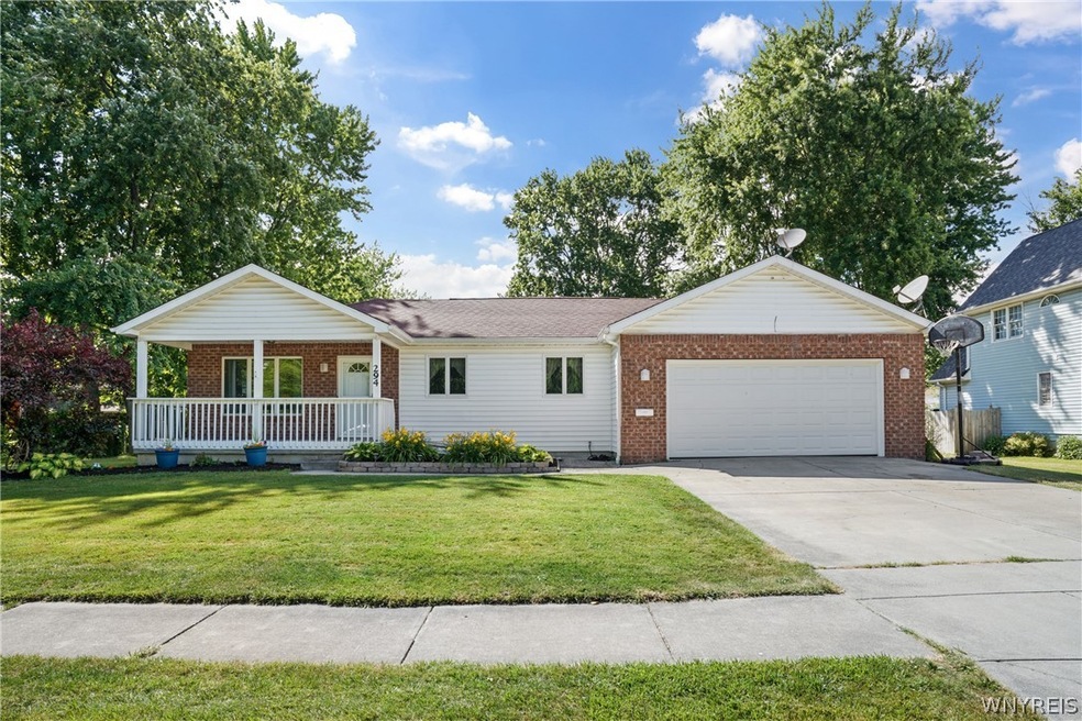 294 Daniel Dr, North Tonawanda, NY 14120 - photo 1