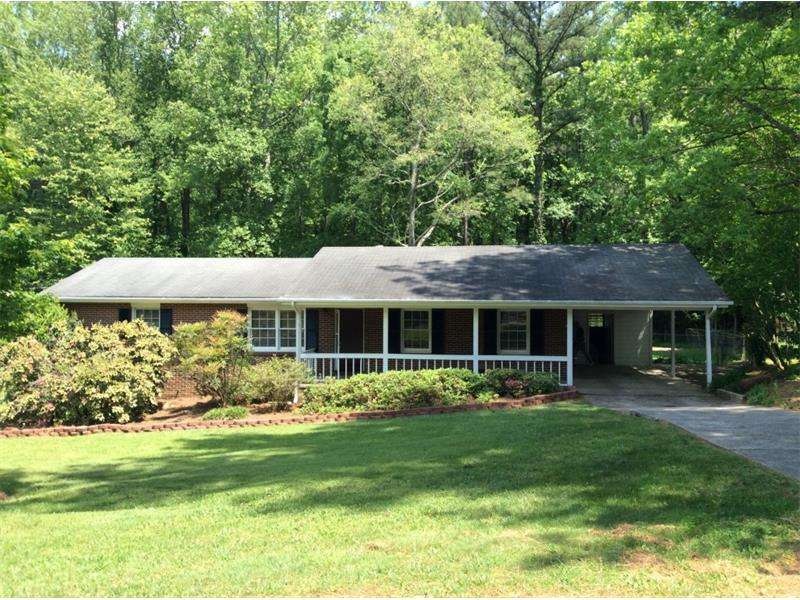 4 Sides brick beauty in great Cobb County location