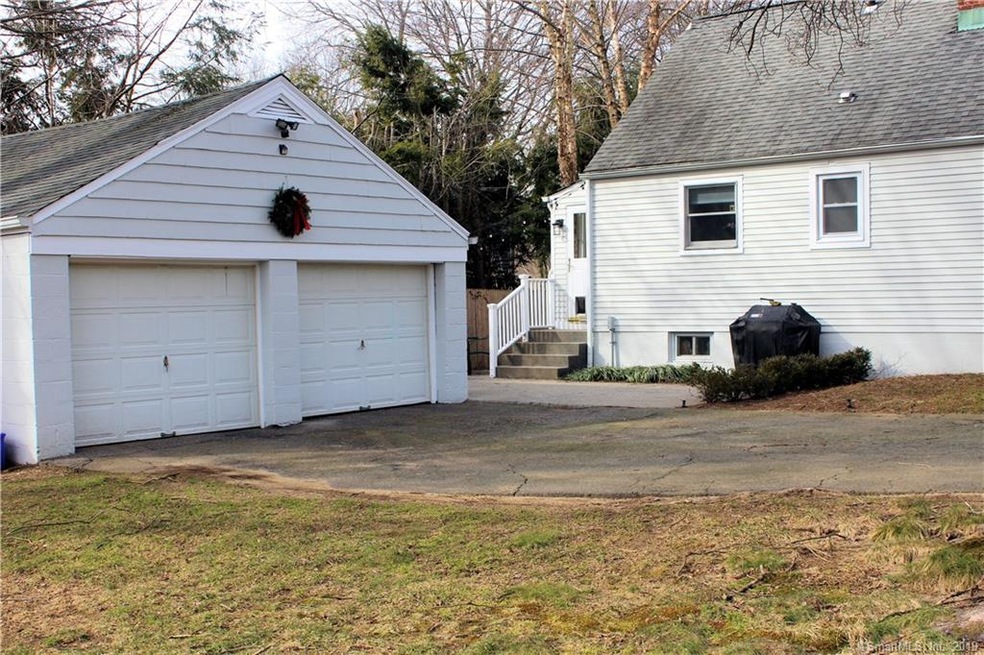 321 Reid St, Fairfield, CT 06824 - photo 1